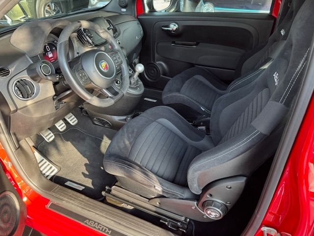 Abarth 695C 2023