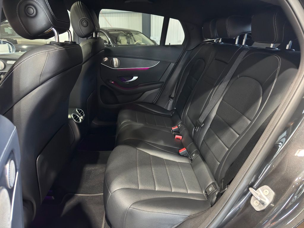 Mercedes-Benz GLC 300 2021