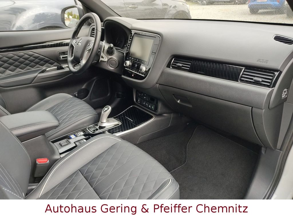 Mitsubishi Plug-in Hybrid Outlander 2021