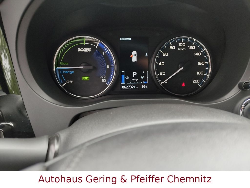 Mitsubishi Plug-in Hybrid Outlander 2021