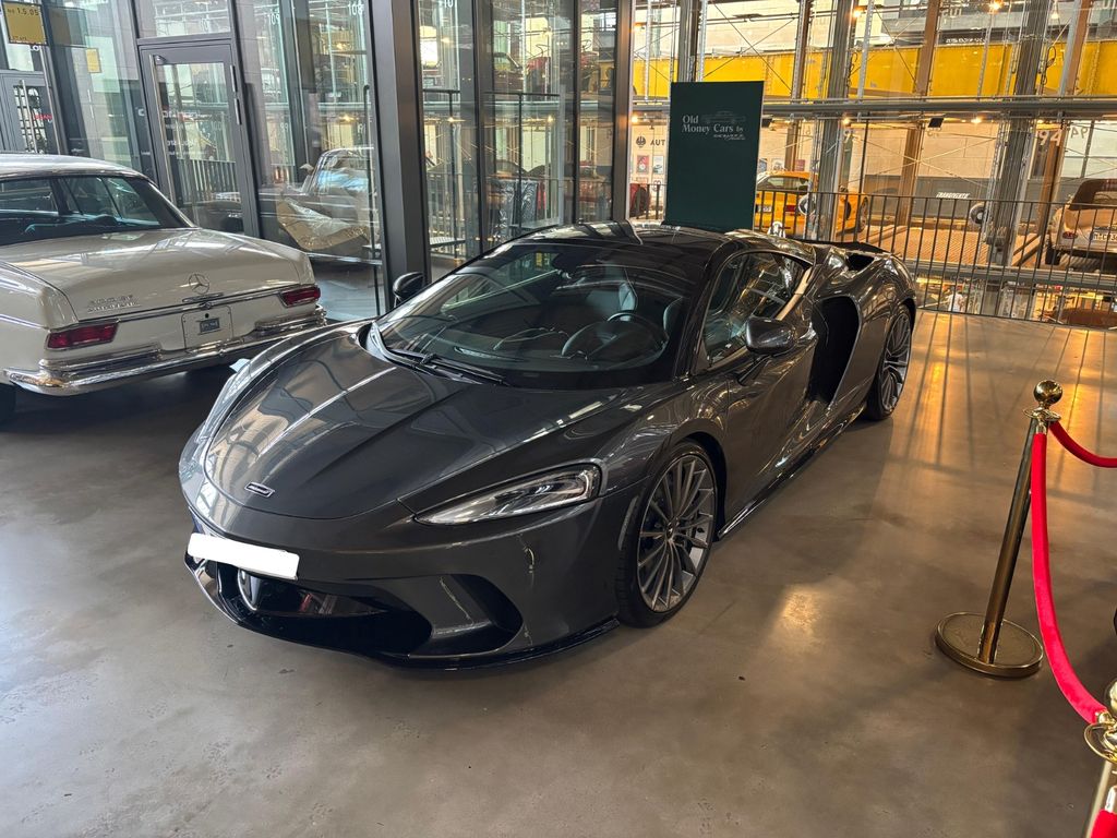 McLaren GT 2021