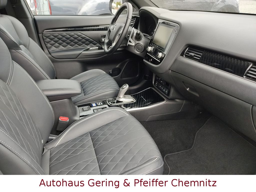 Mitsubishi Plug-in Hybrid Outlander 2021