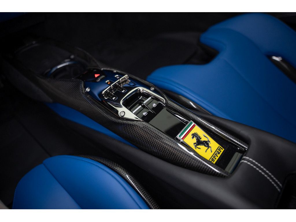 Ferrari 296 GTB 2025