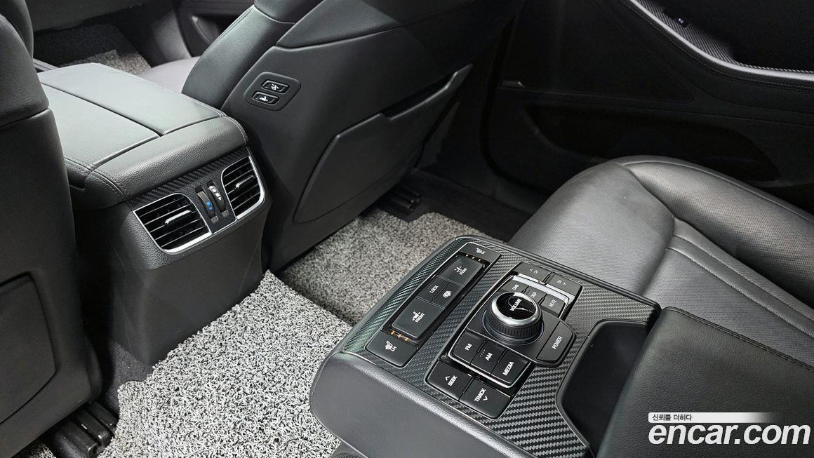 Hyundai Genesis 2014