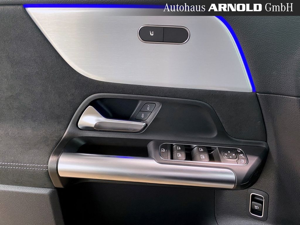 Mercedes-Benz GLA 180 2025