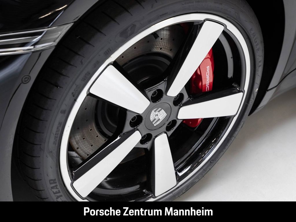 Porsche 992 2025