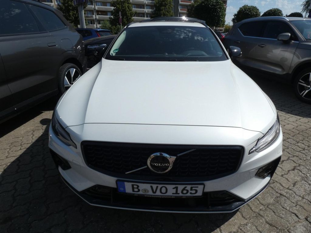 Volvo V60 2025