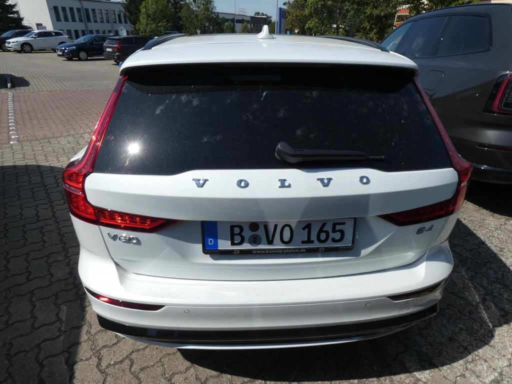 Volvo V60 2025