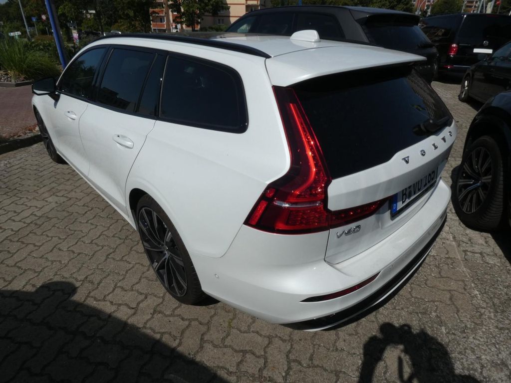 Volvo V60 2025