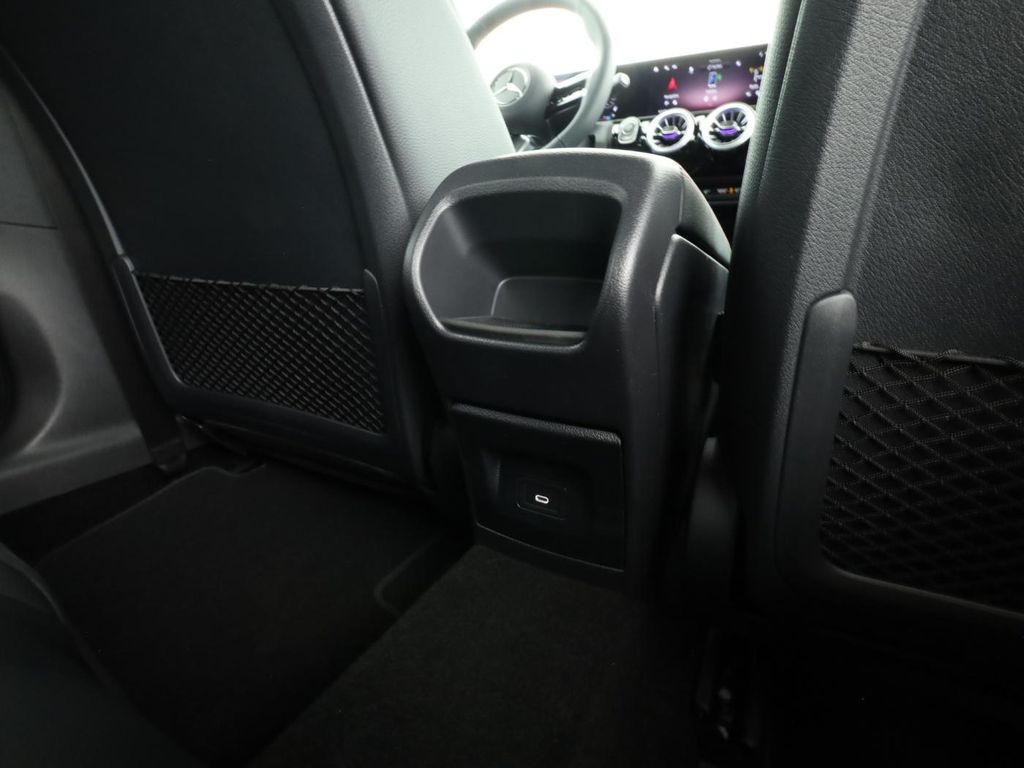 Mercedes-Benz A 200 2025