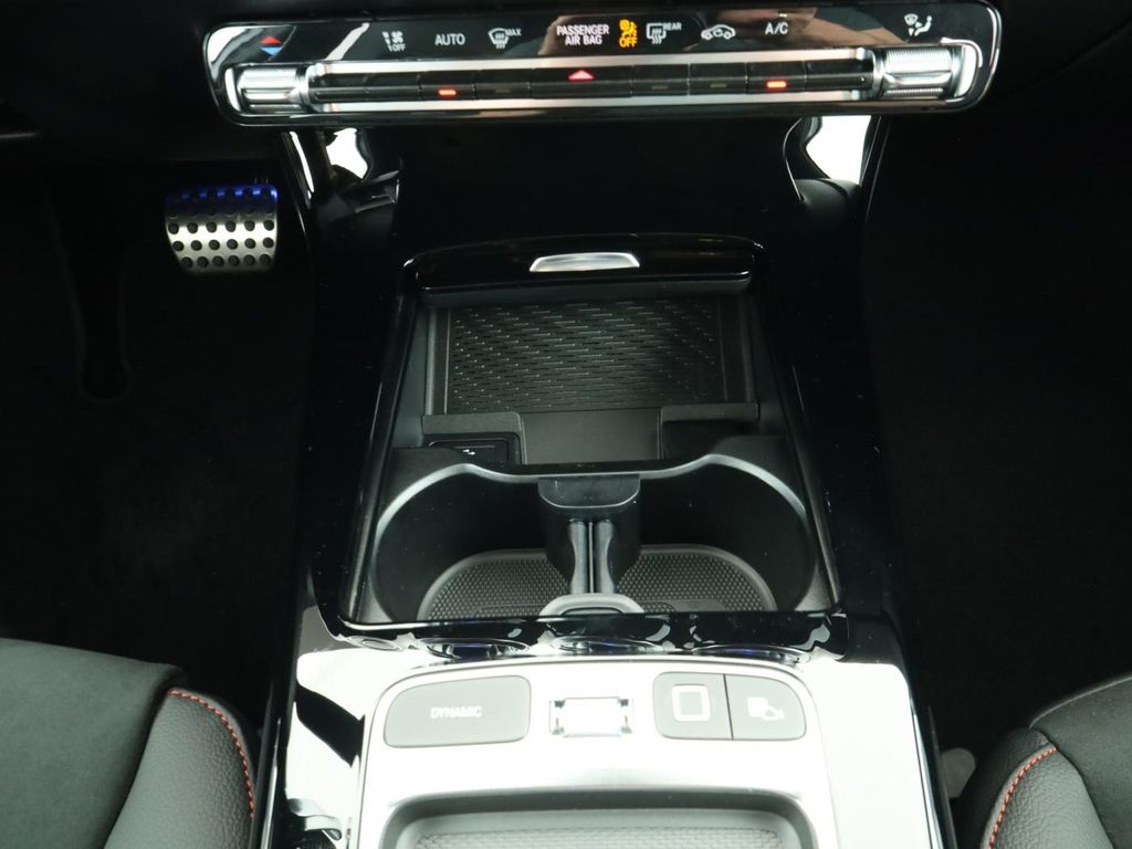 Mercedes-Benz A 200 2025