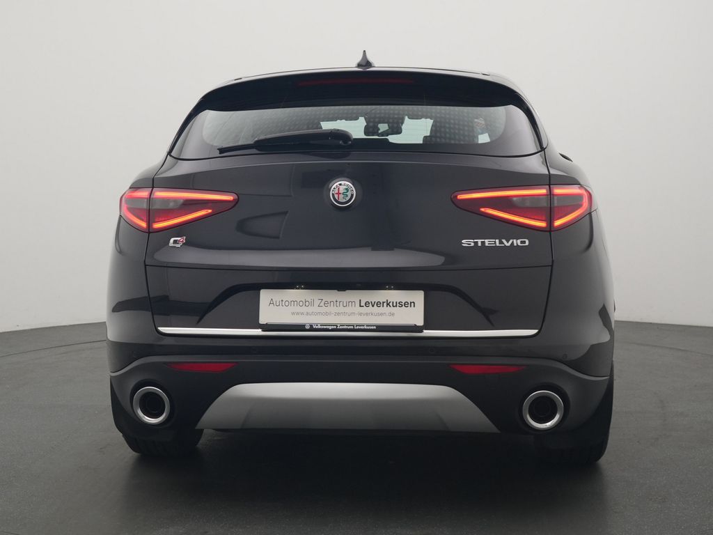 Alfa Romeo Stelvio 2021