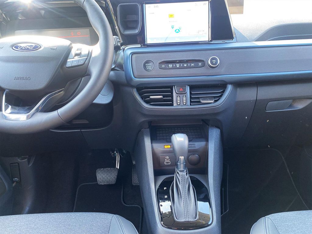 Ford Tourneo Courier 2025