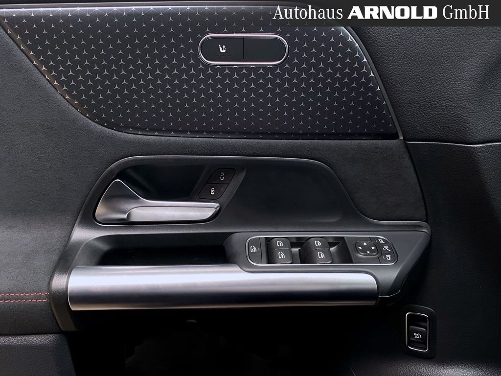 Mercedes-Benz GLA 200 2025