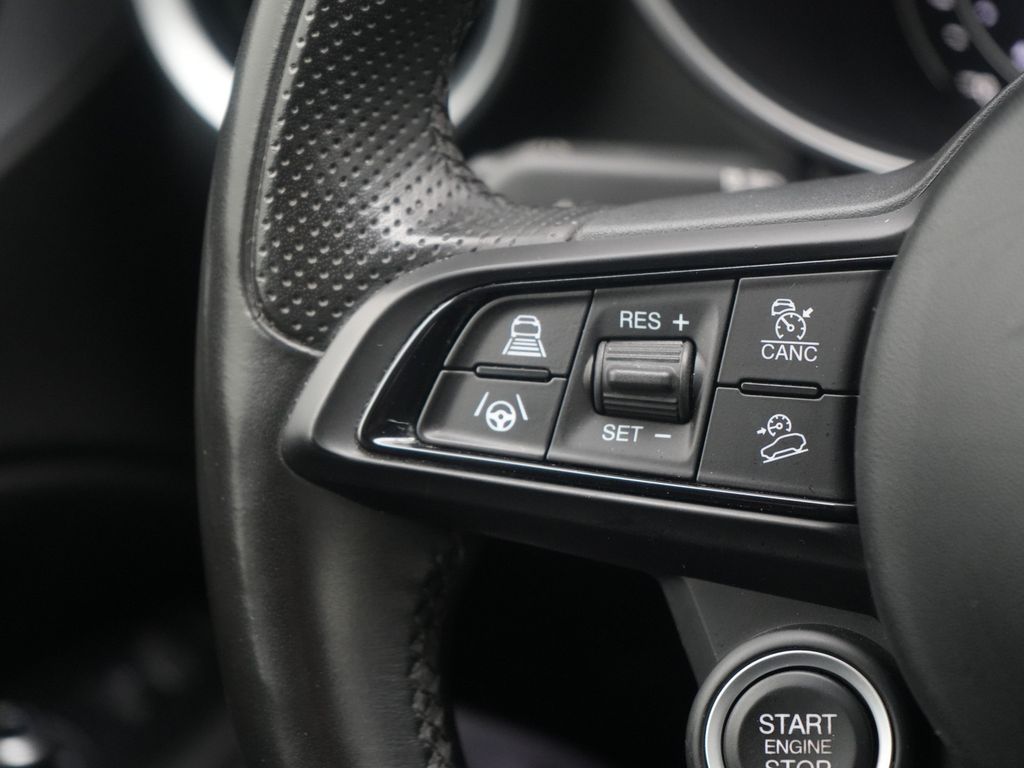 Alfa Romeo Stelvio 2021