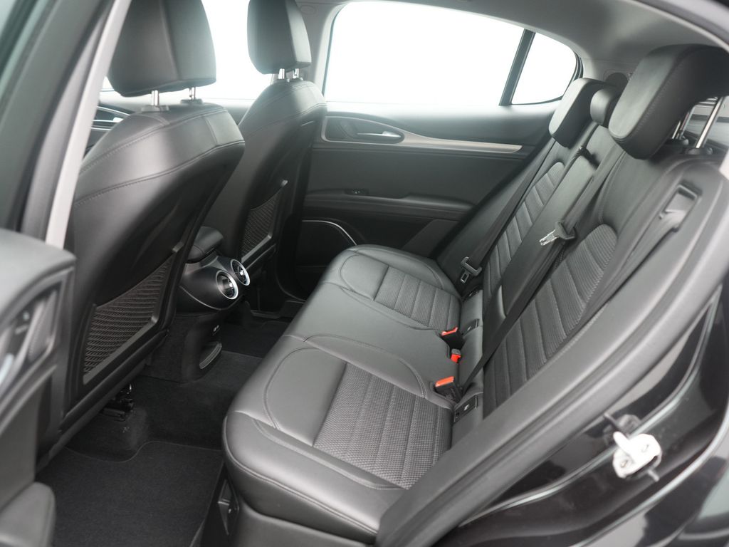 Alfa Romeo Stelvio 2021