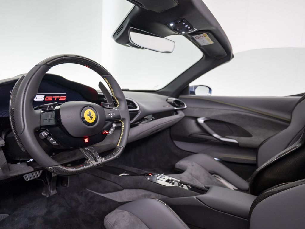 Ferrari 296 GTS 2024