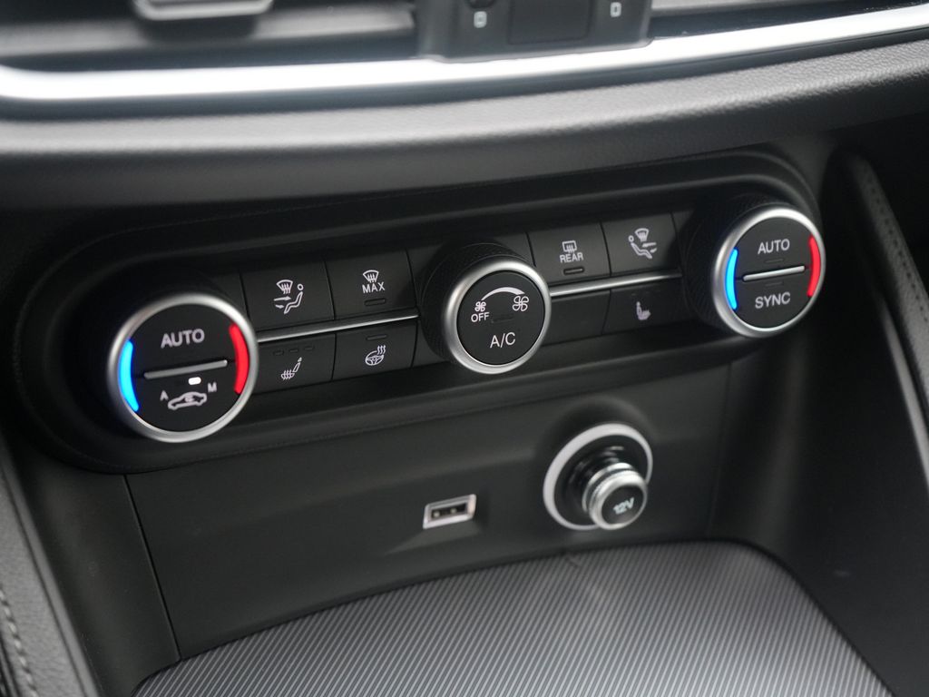 Alfa Romeo Stelvio 2021