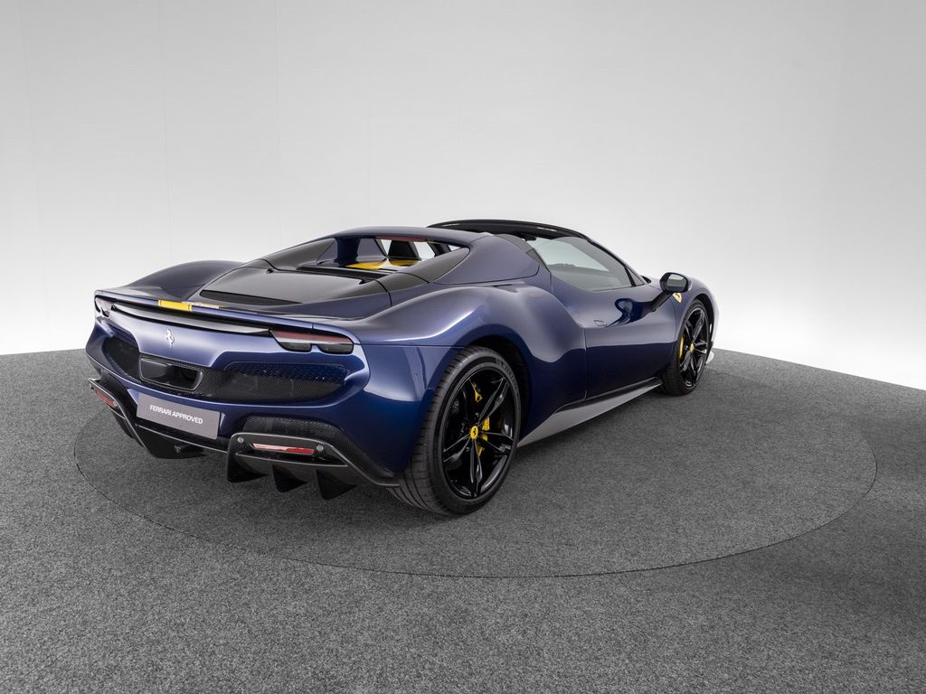 Ferrari 296 GTS 2024