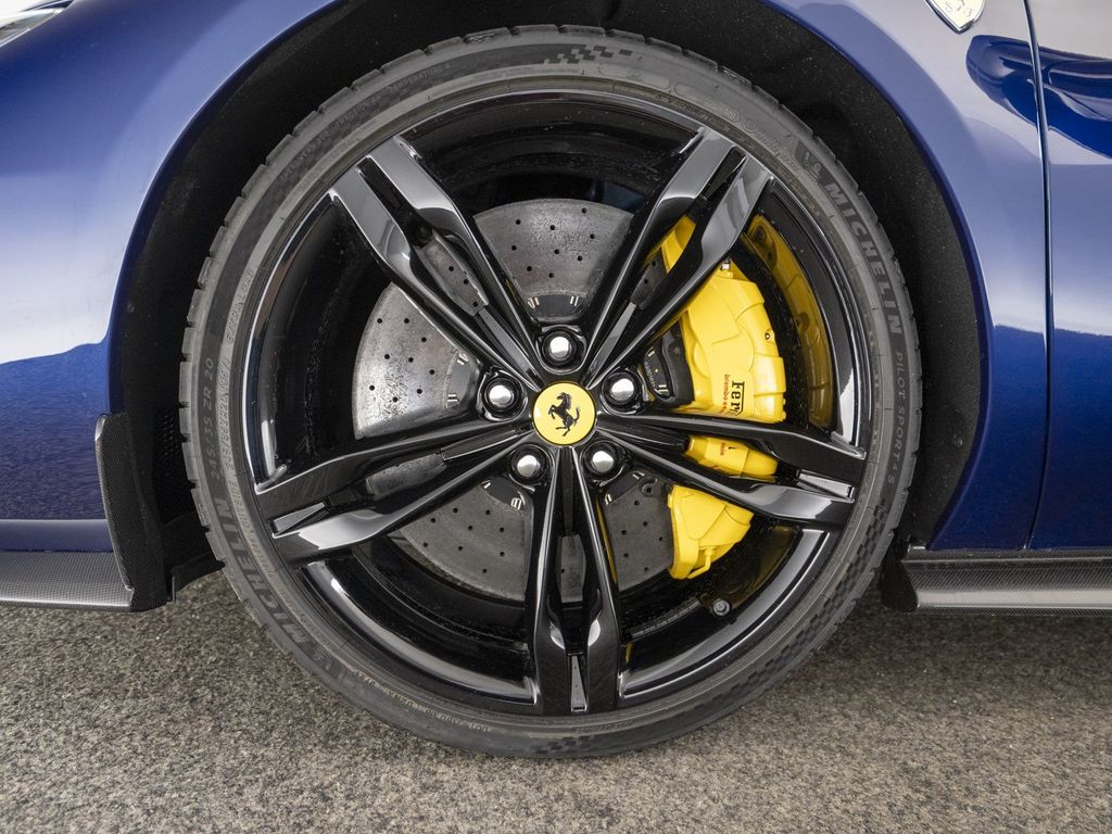 Ferrari 296 GTS 2024