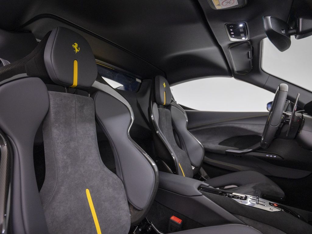 Ferrari 296 GTS 2024