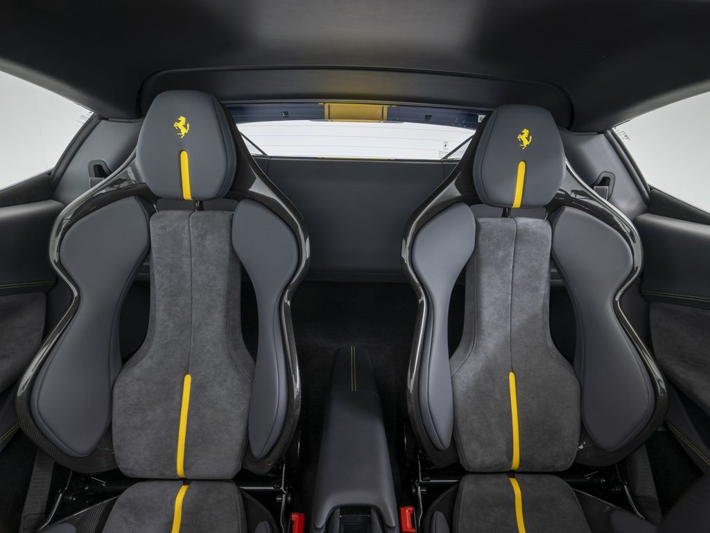 Ferrari 296 GTS 2024