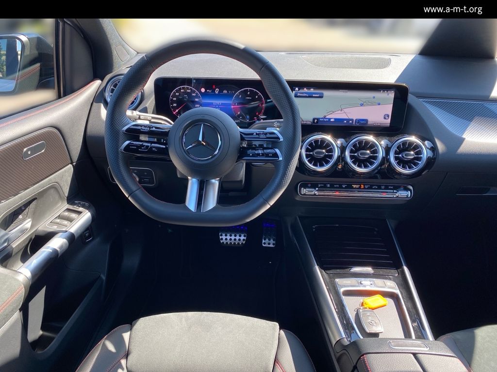 Mercedes-Benz B 220 2024