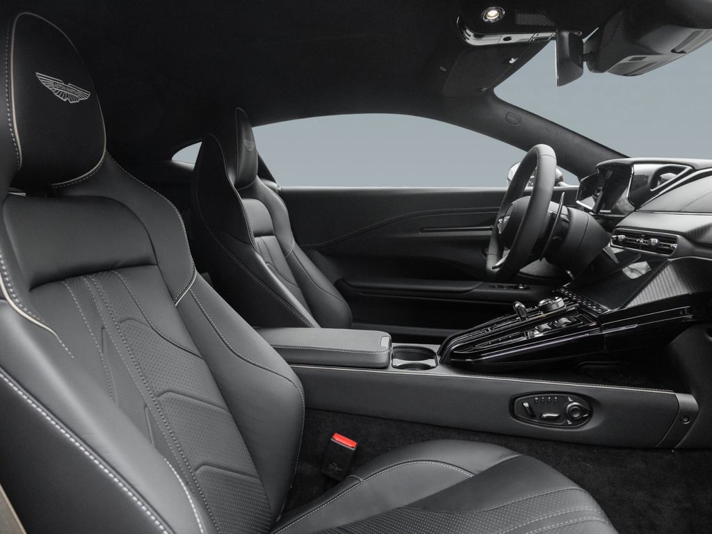 Aston Martin V8 Vantage 2025