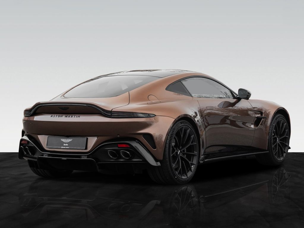 Aston Martin V8 Vantage 2025