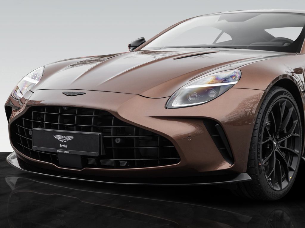 Aston Martin V8 Vantage 2025