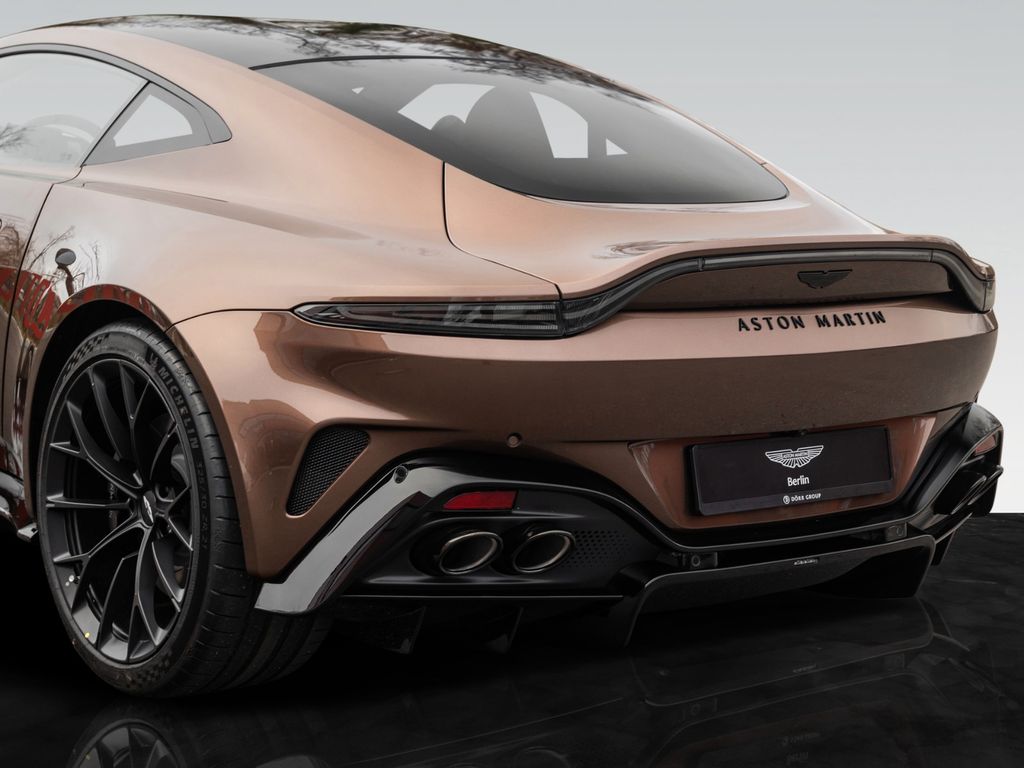 Aston Martin V8 Vantage 2025