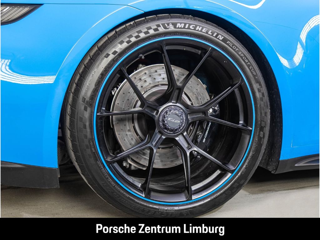 Porsche 992 2023