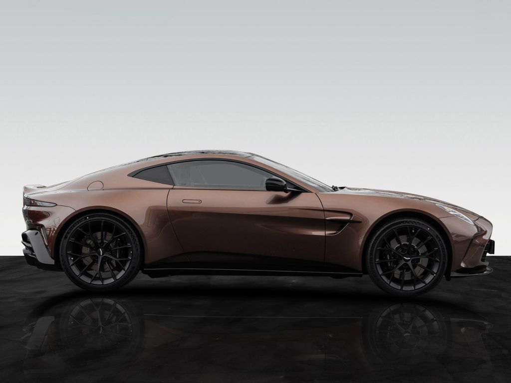 Aston Martin V8 Vantage 2025