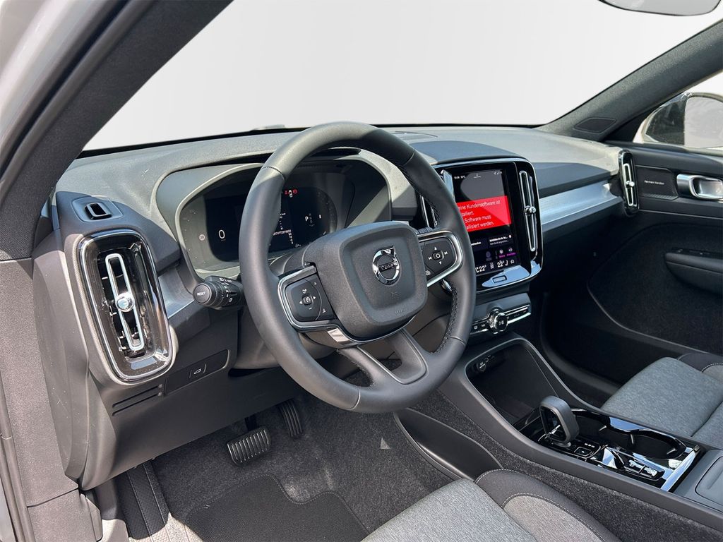 Volvo XC40 2025