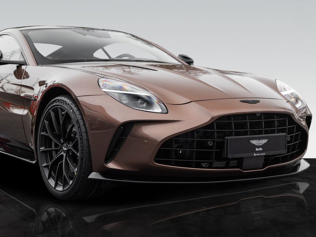 Aston Martin V8 Vantage 2025