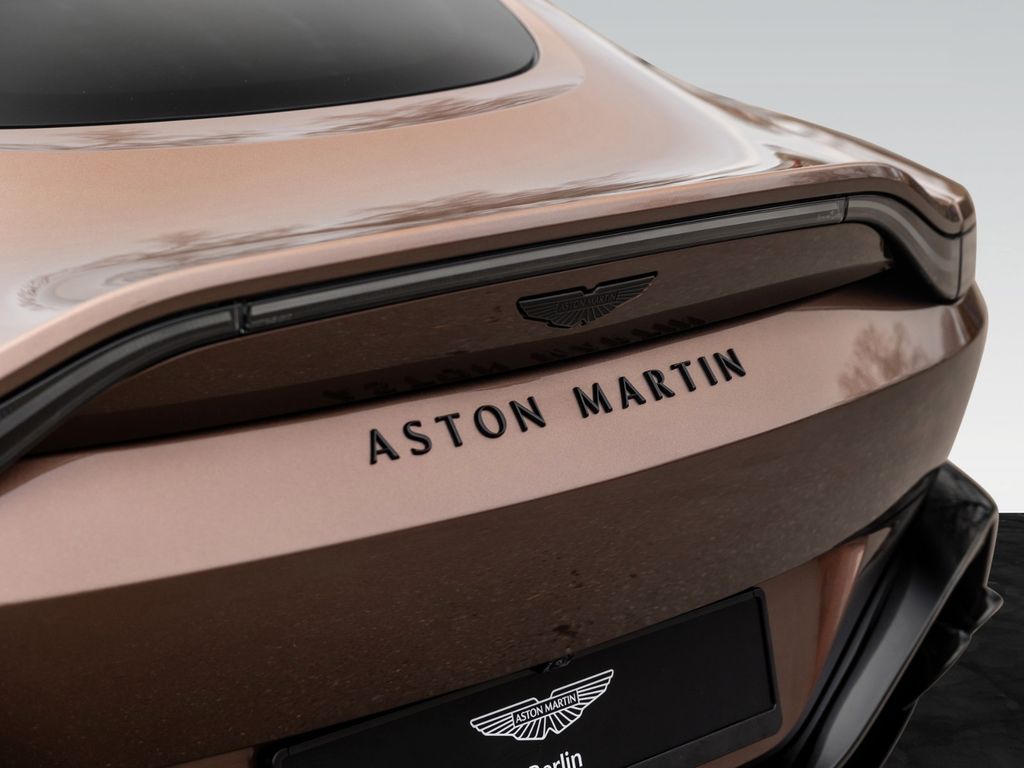 Aston Martin V8 Vantage 2025