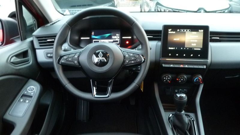 Mitsubishi Colt 2025