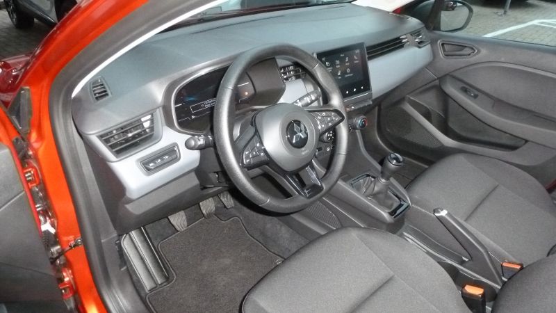 Mitsubishi Colt 2025