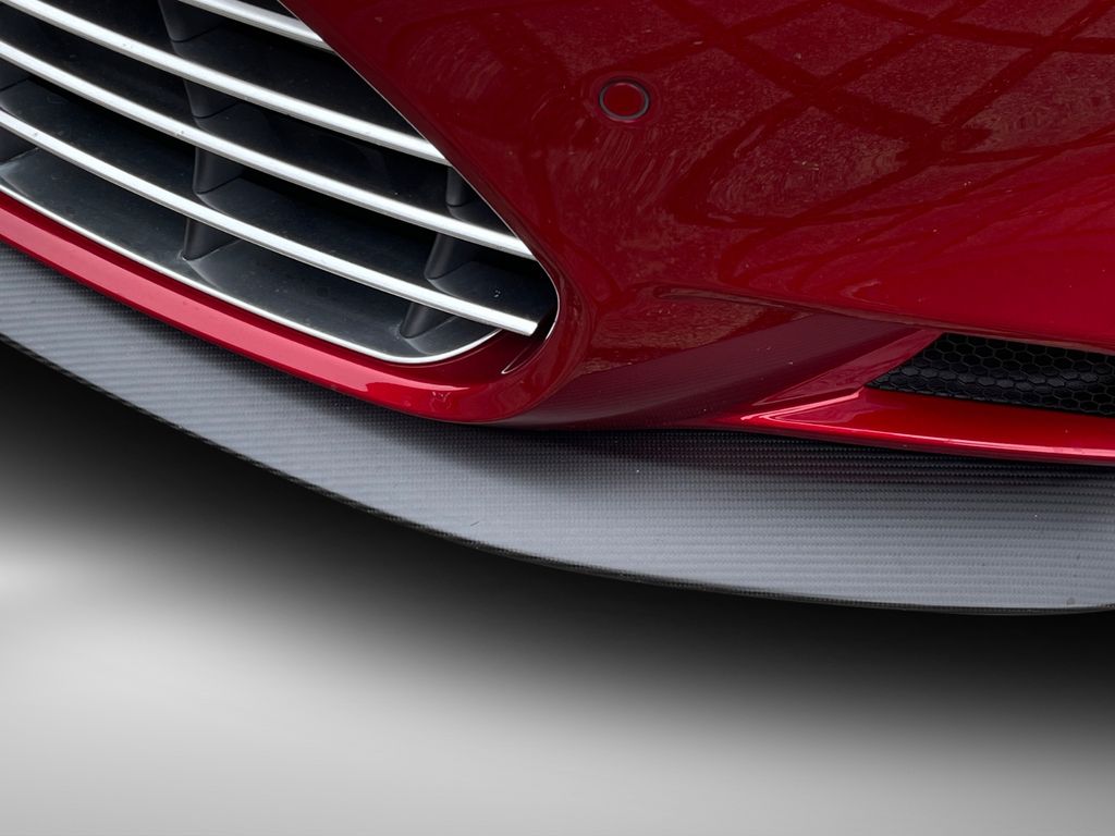 Aston Martin Vanquish 2025