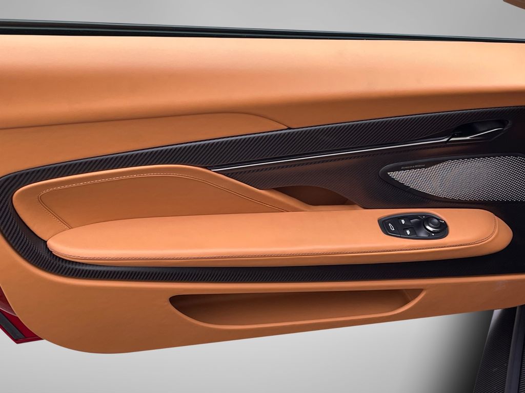 Aston Martin Vanquish 2025