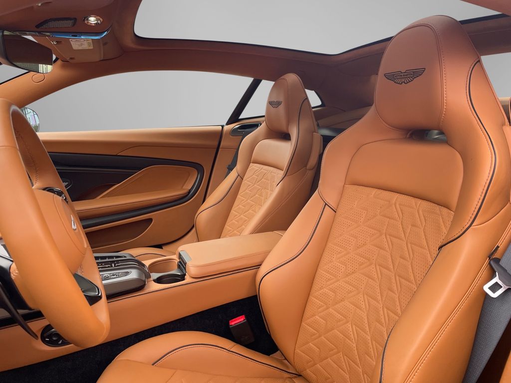 Aston Martin Vanquish 2025