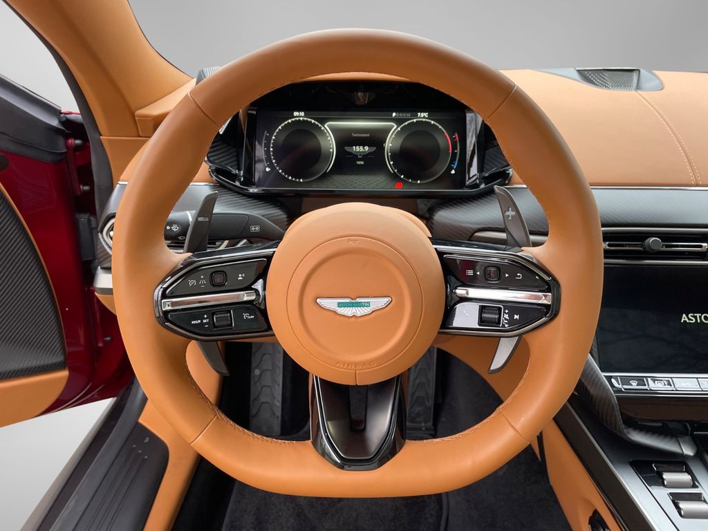 Aston Martin Vanquish 2025