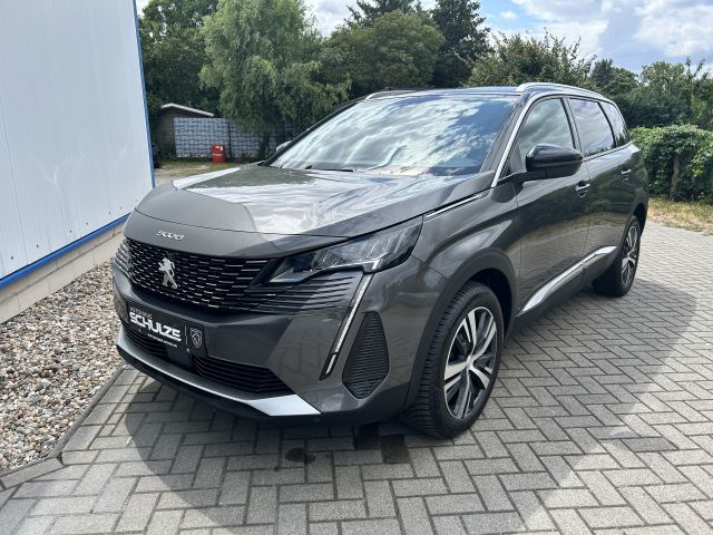 Peugeot 5008 2021