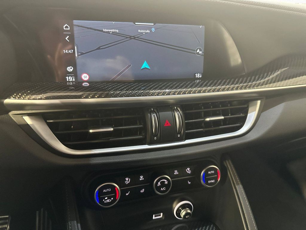 Alfa Romeo Stelvio 2023