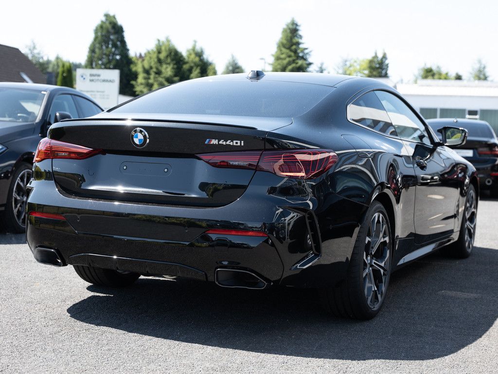 BMW M440