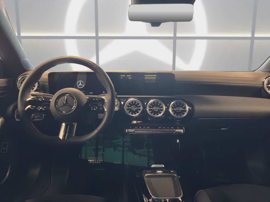 Mercedes-Benz CLA 200 2024