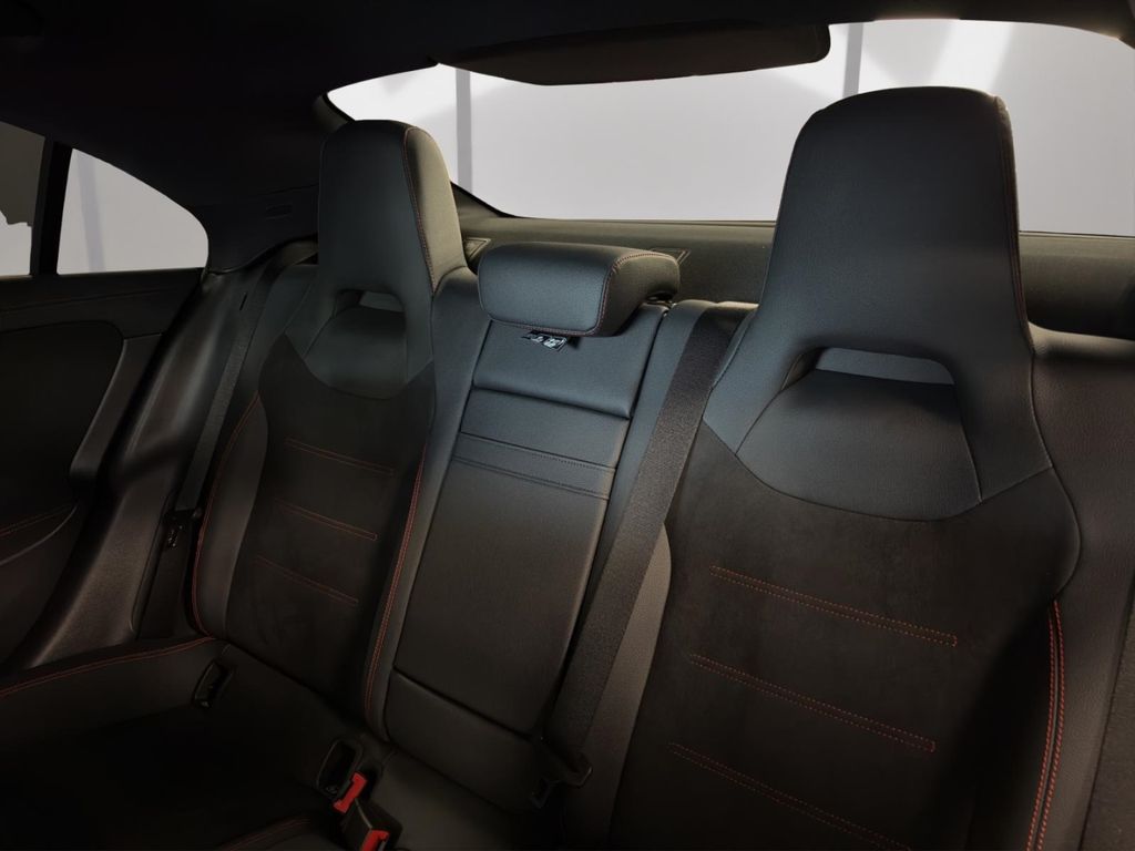 Mercedes-Benz CLA 200 2024