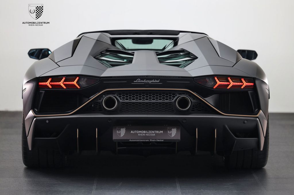 Lamborghini Aventador 2022