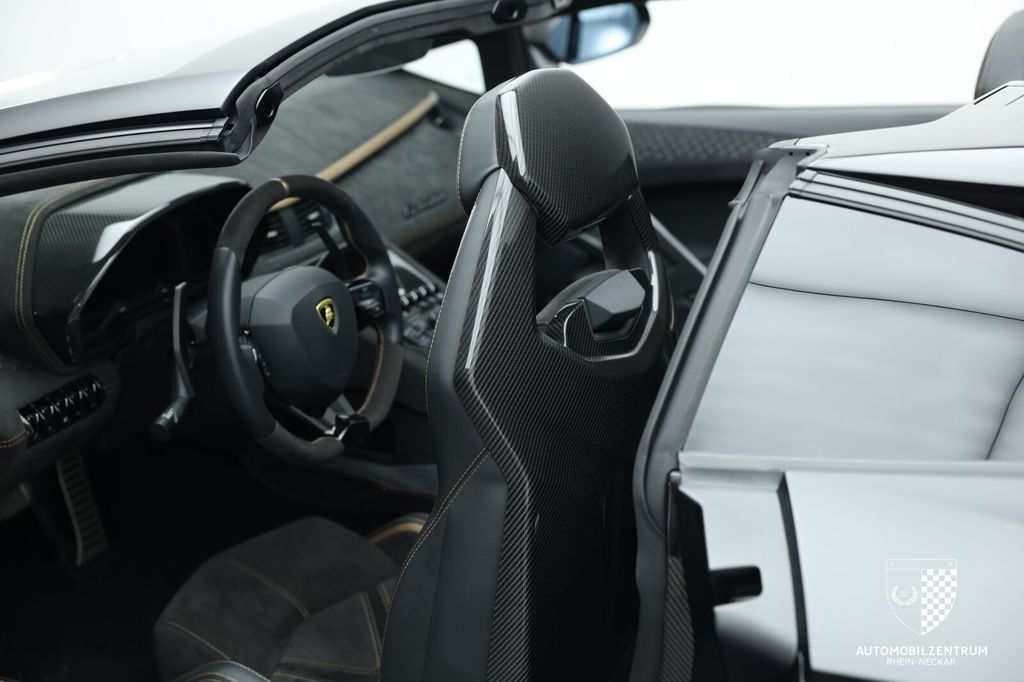 Lamborghini Aventador 2022