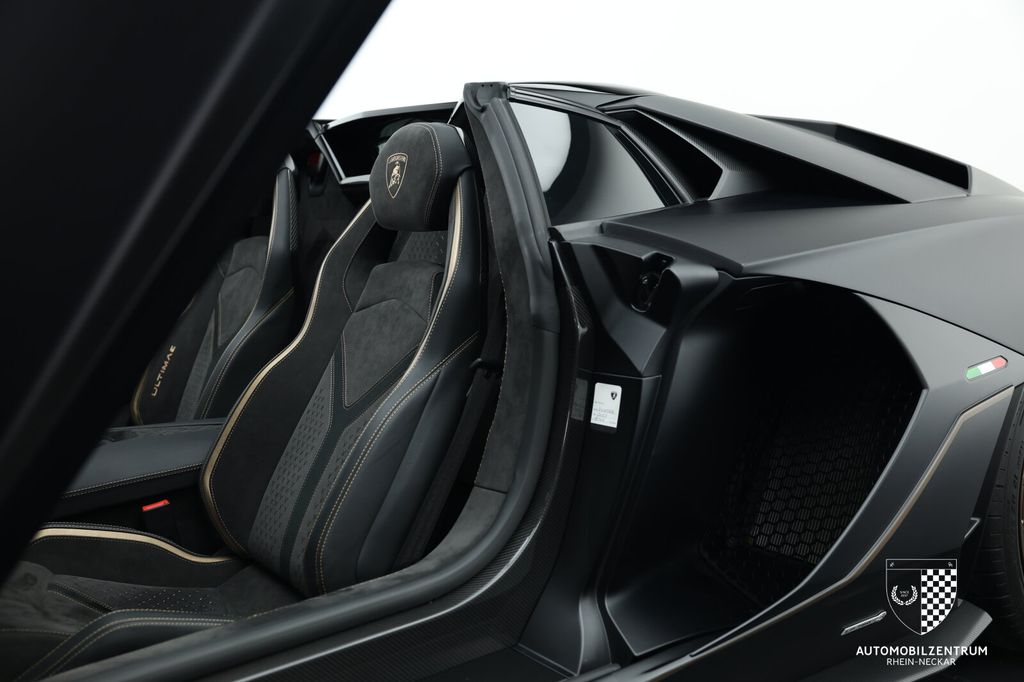Lamborghini Aventador 2022